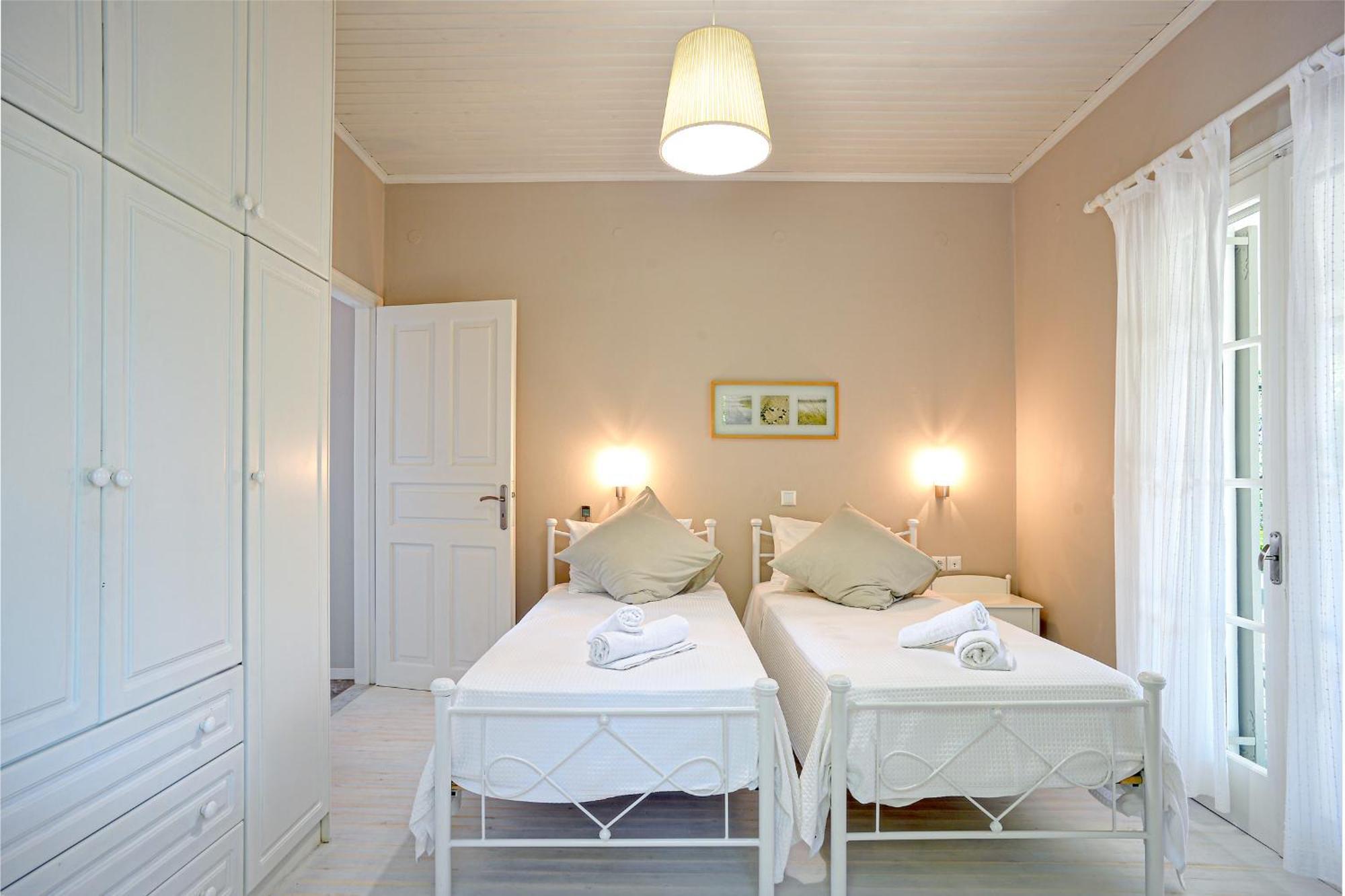 Вилла Lioniskari Seaviews - Paxoi'S Private Pool Oasis Porto Ozias Экстерьер фото
